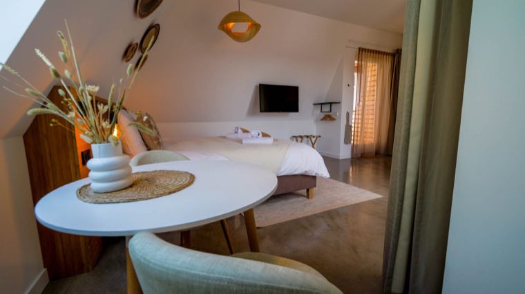 Hotel Paradis suite with balcony
